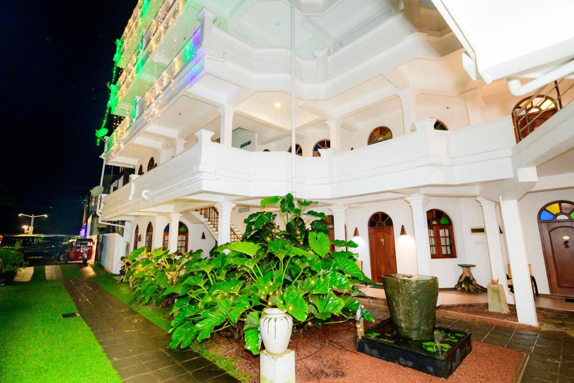 Royal Beach Hotel & Restaurant Hikkaduwa Εξωτερικό φωτογραφία