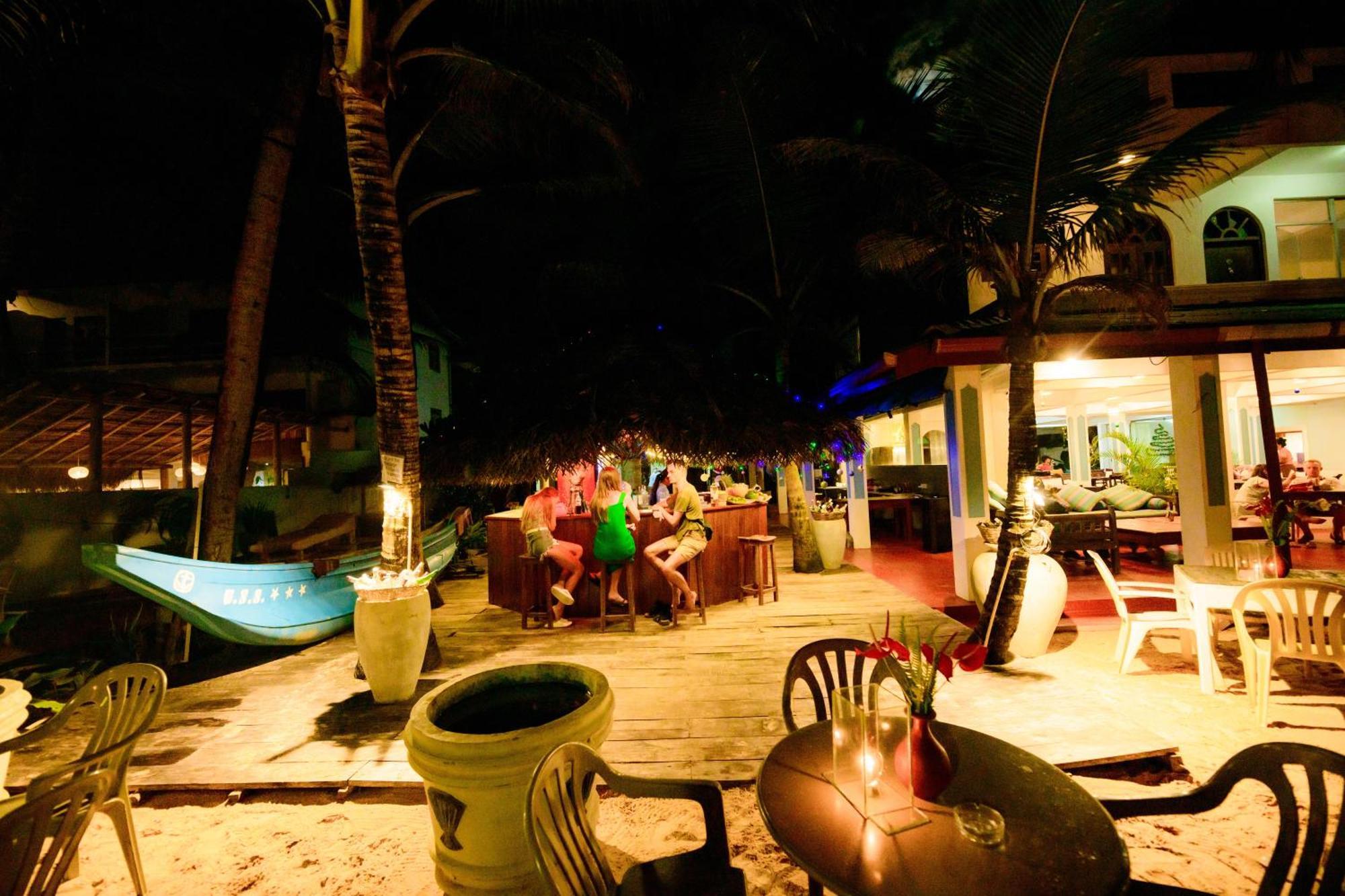 Royal Beach Hotel & Restaurant Hikkaduwa Εξωτερικό φωτογραφία