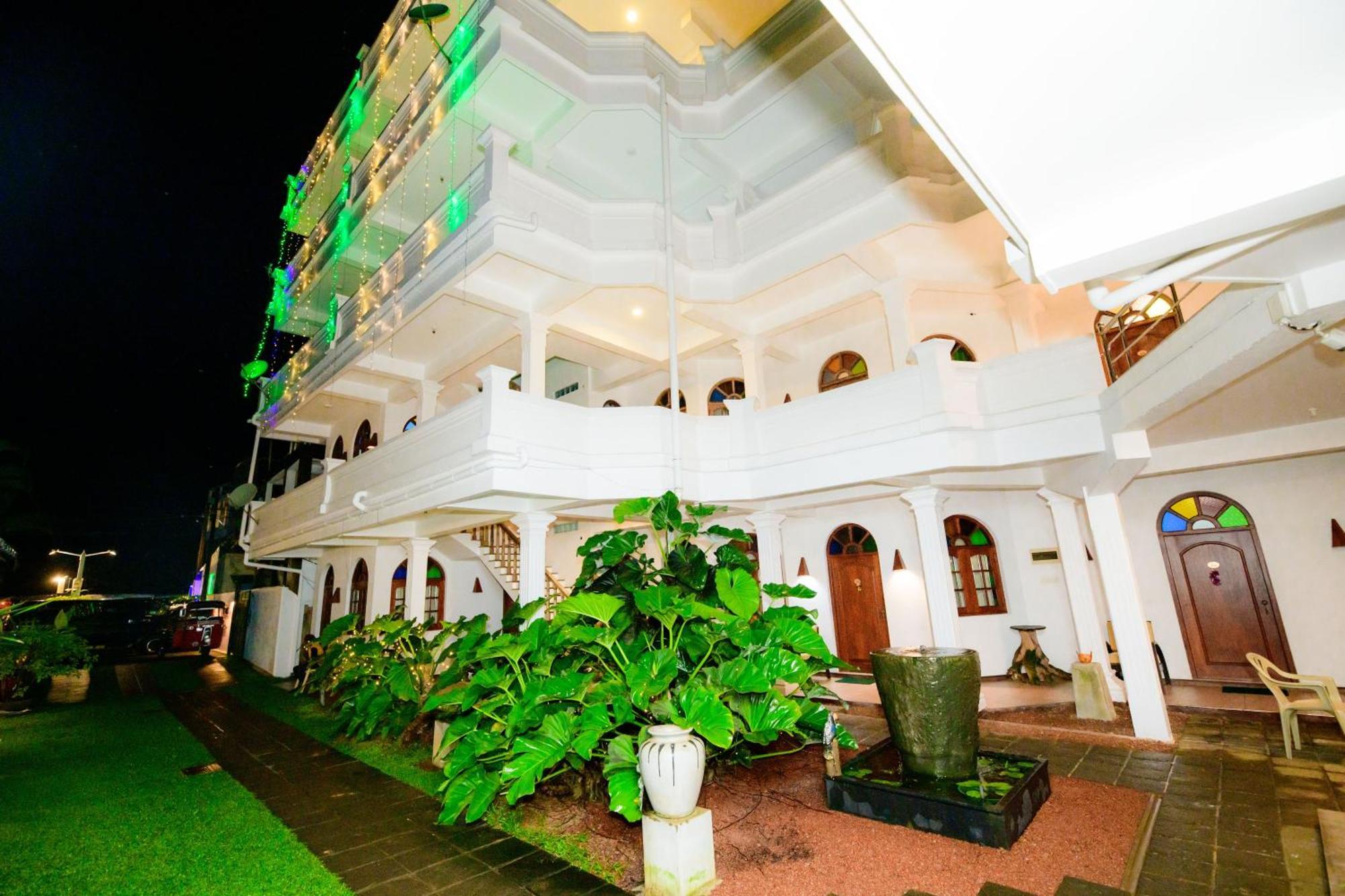 Royal Beach Hotel & Restaurant Hikkaduwa Εξωτερικό φωτογραφία